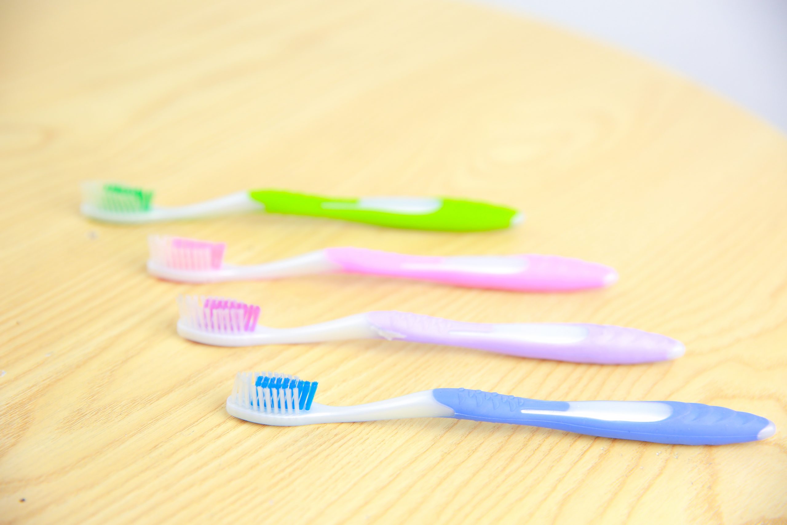 Adult toothbrush Model 6011